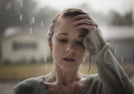 girl waiting for you on the rain