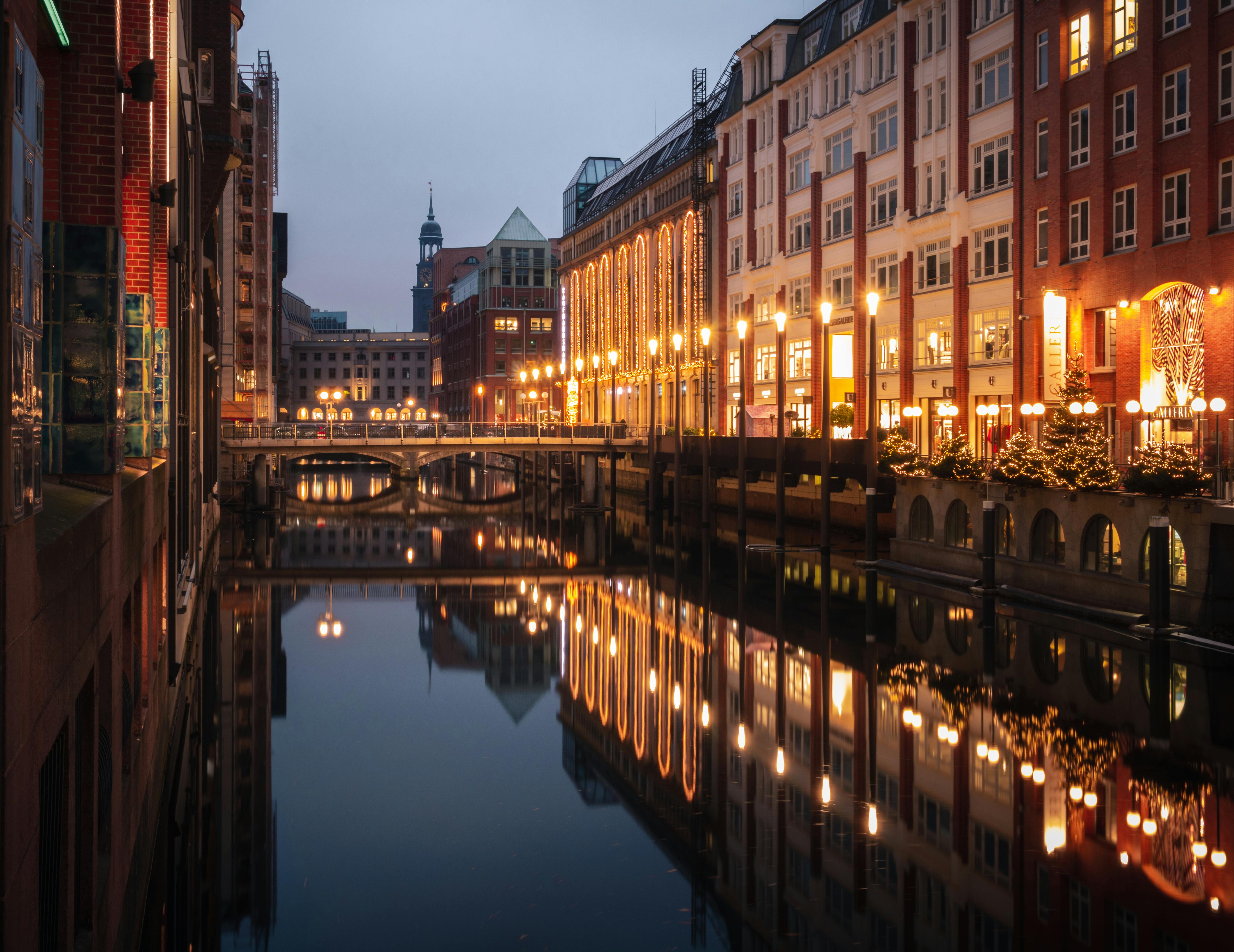 Hamburgh night view