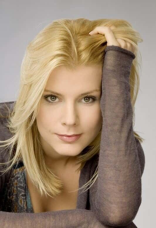 Tipical Serbian blonde girl. This is another beautifull TV host